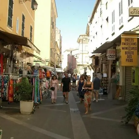 Apartament T2 Au Coeur De La Rue Fesch Ajaccio (Corsica)