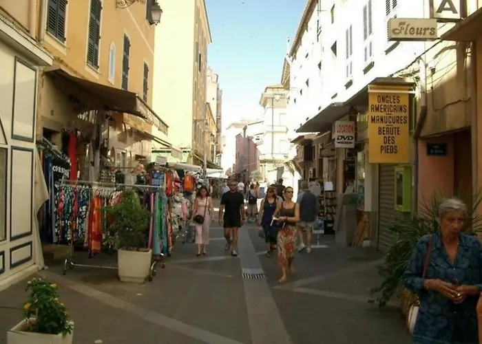 Apartment T2 Au Coeur De La Rue Fesch Ajaccio (Corsica)